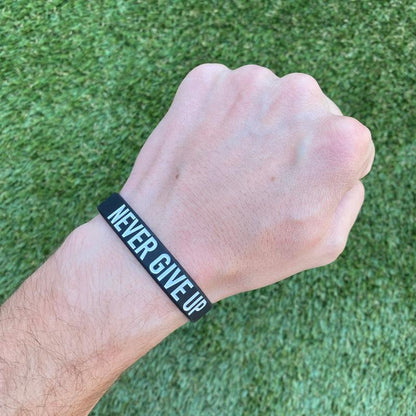 NEVER GIVE up Wristband